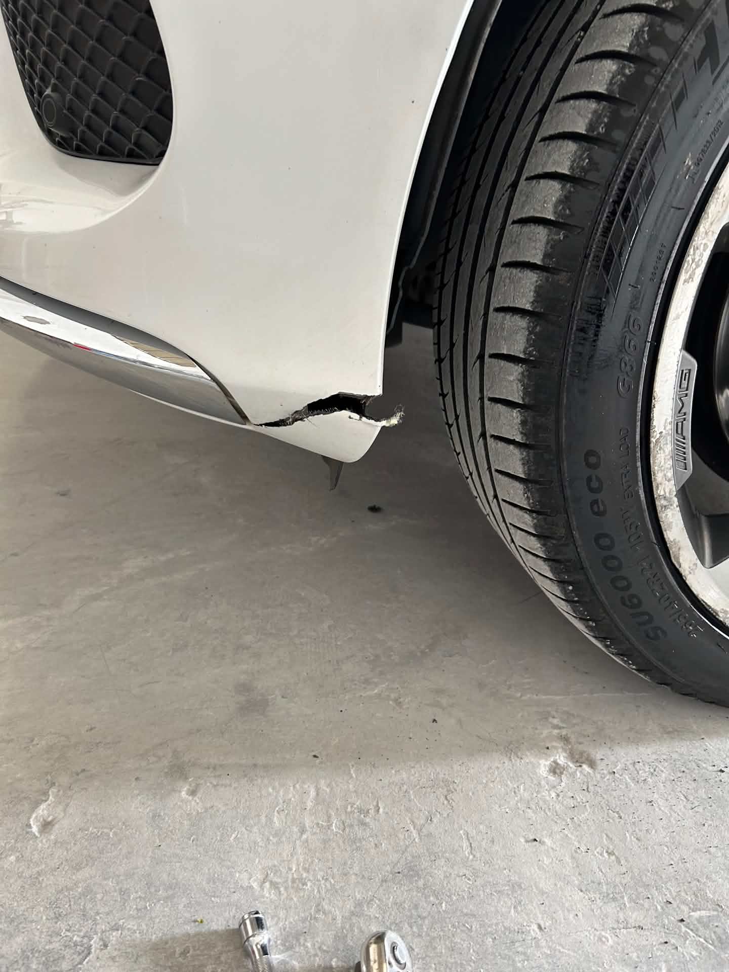 Car bodywork before repair